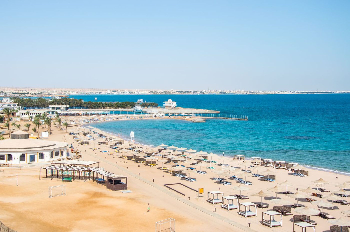 شواطئ الغردقة ومياه البحر الأحمر الفيروزية